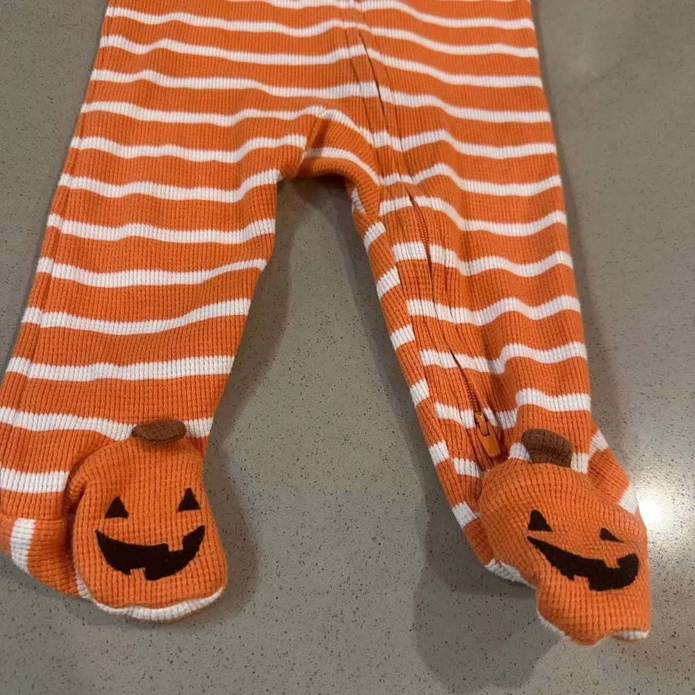 Carters Halloween pumpkin onesie with matching knitted pumpkin beanie/hat